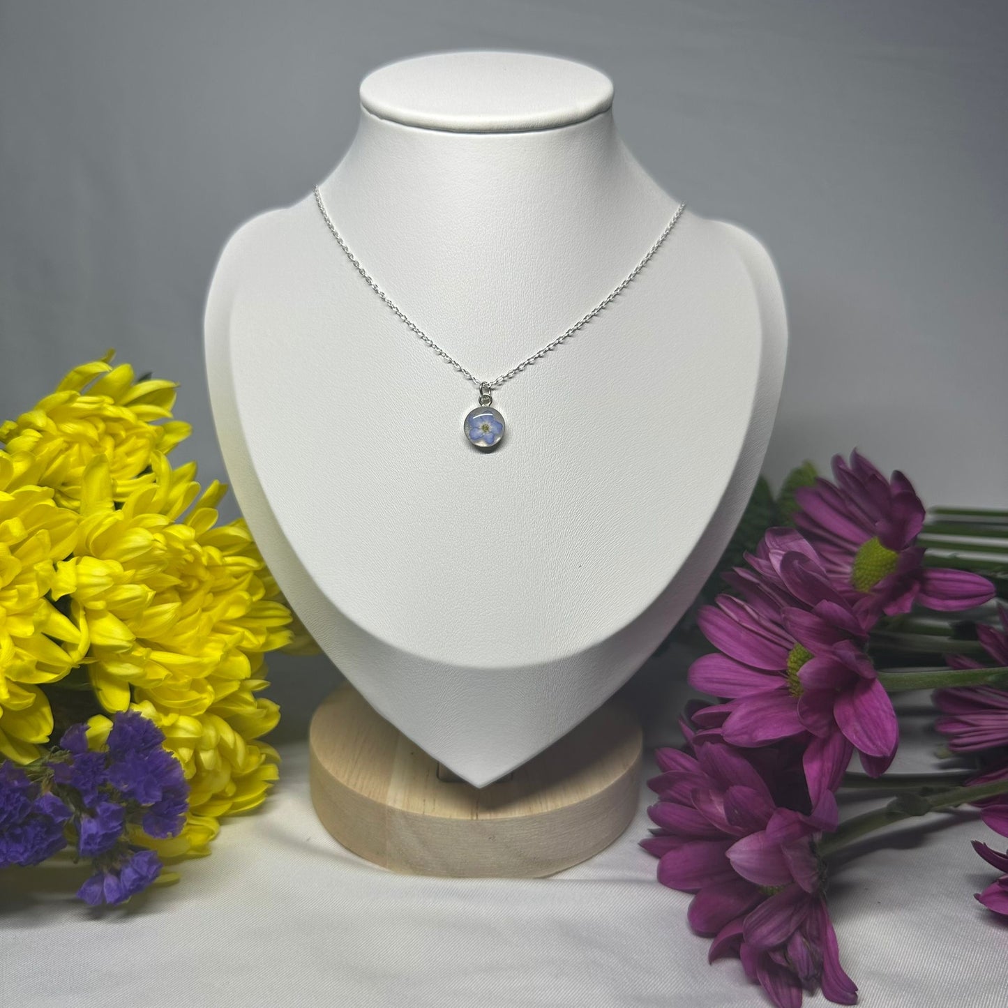 Forget Me Not Tiny Circle Necklace