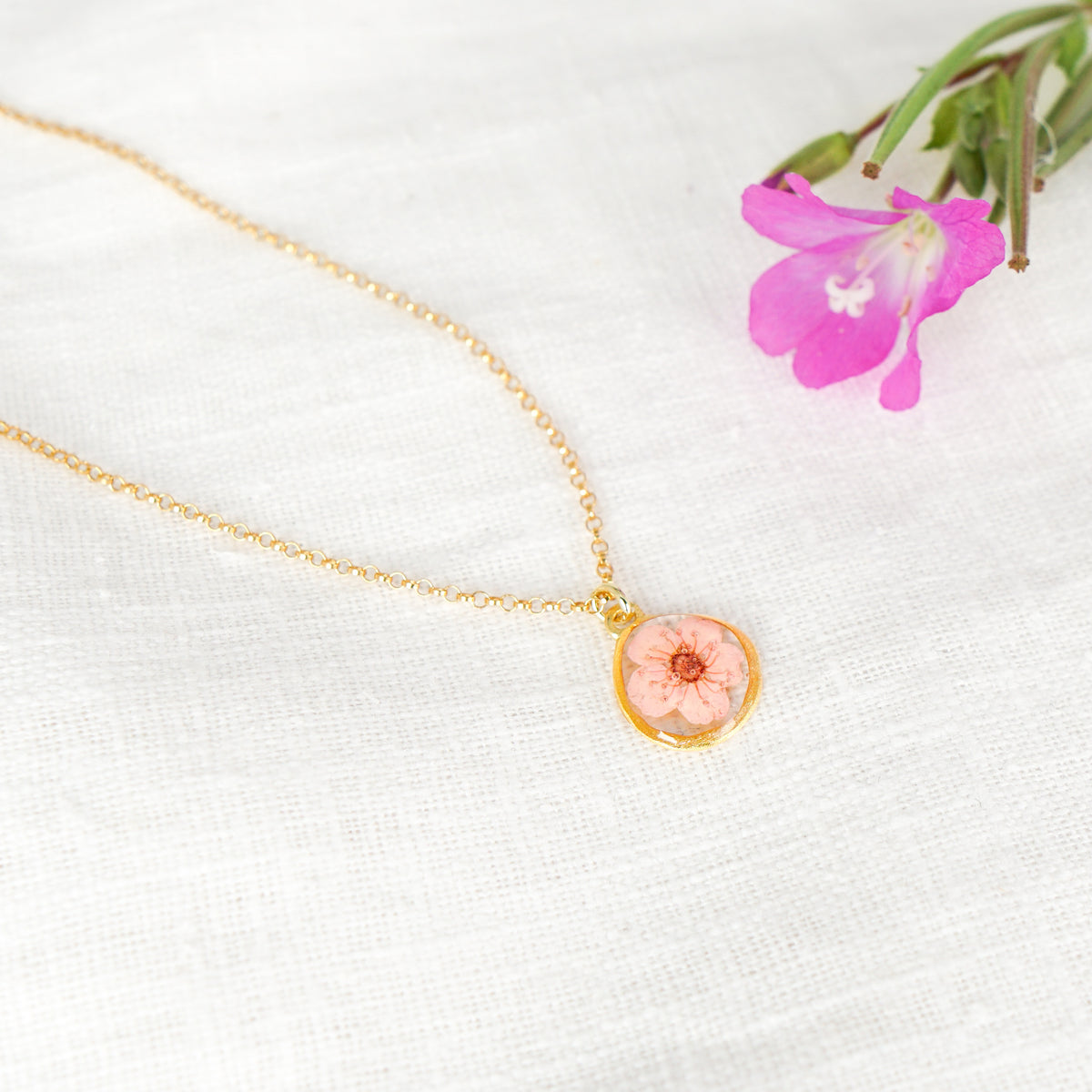Plum Blossom Dainty Circle Gold Vermeil Necklace