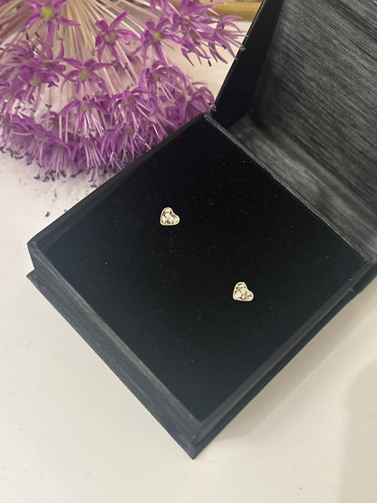 Cow Parsley Dainty Heart Studs