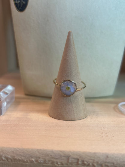 Gold Forget Me Not Hammered Circle Ring