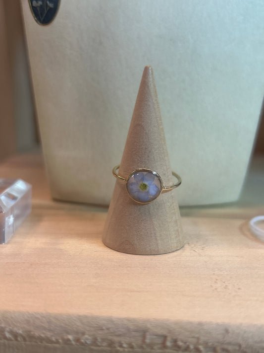 Gold Forget Me Not Hammered Circle Ring