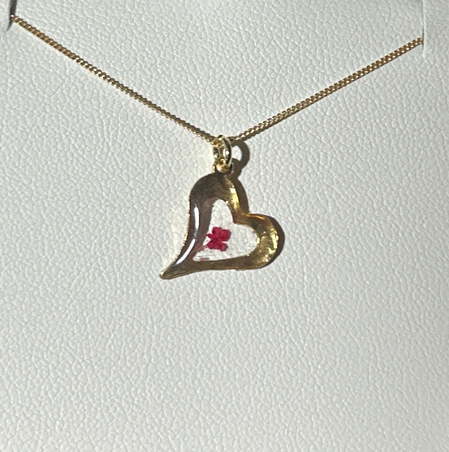 Red Cow Parsley Hammered Heart Gold Necklace