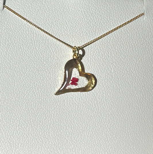 Red Cow Parsley Hammered Heart Gold Necklace