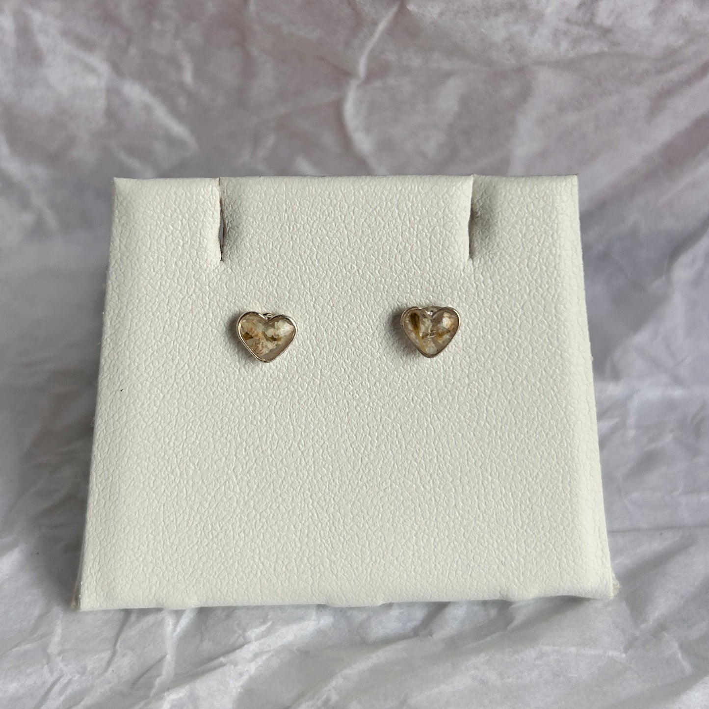 Cow Parsley Dainty Heart Studs