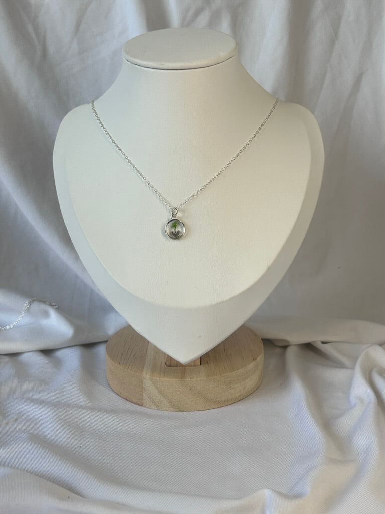 Green Cow Parsley Heart in Circle Necklace