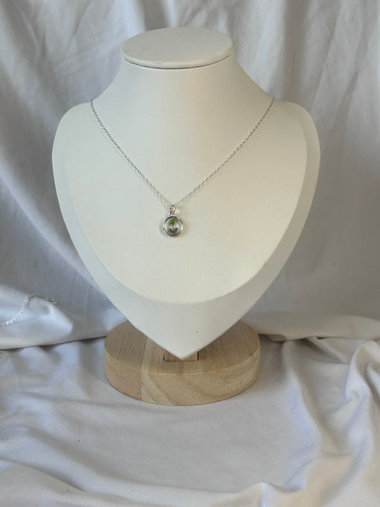 Green Cow Parsley Heart in Circle Necklace