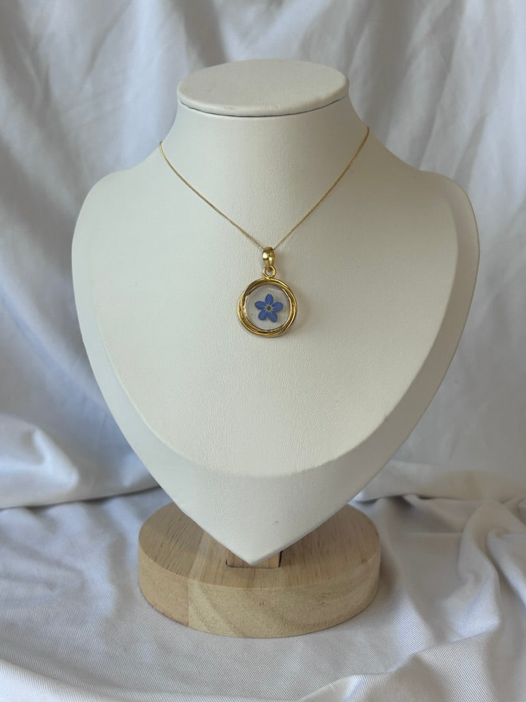 Forget Me Not Gold Circle Necklace