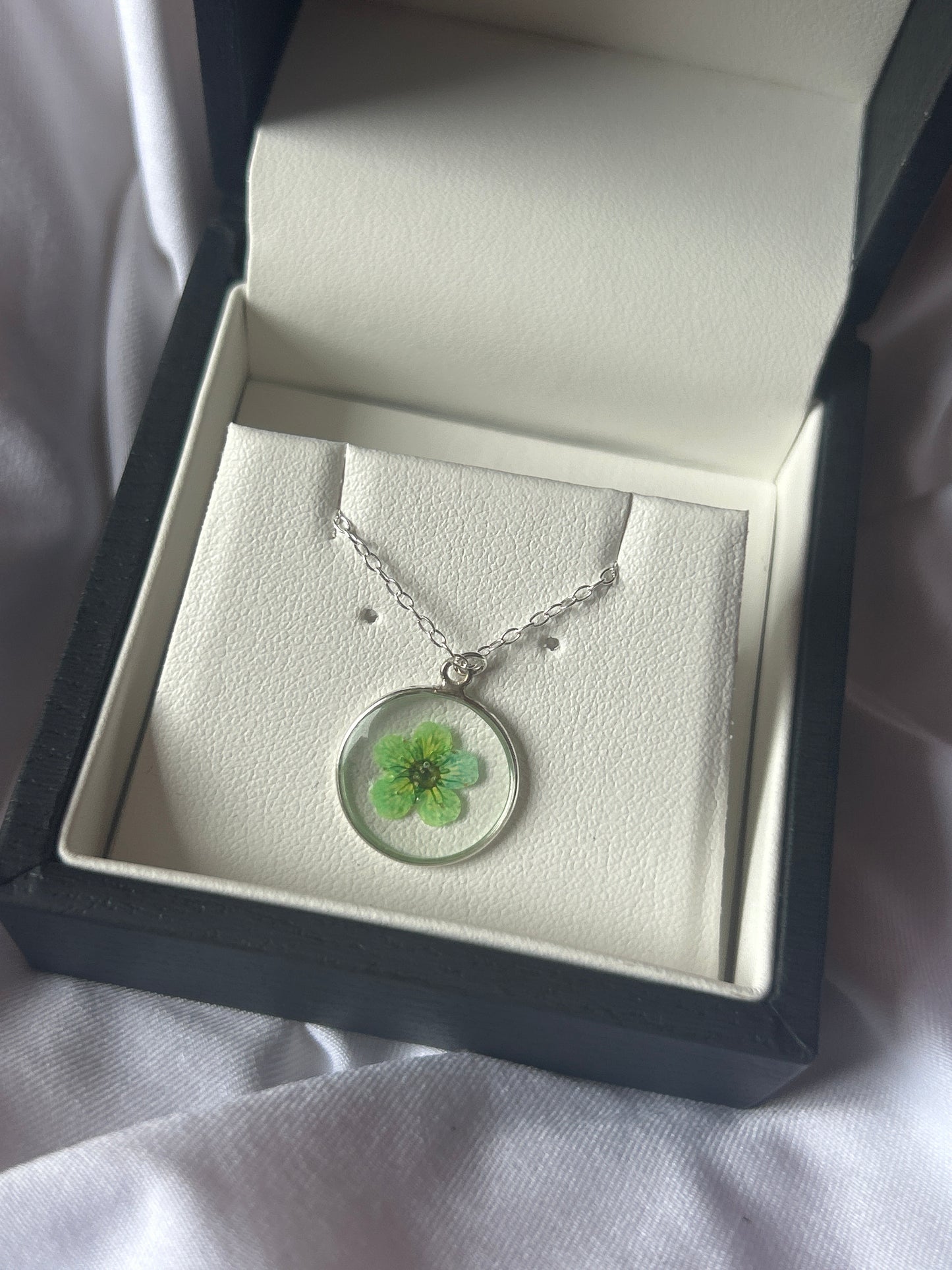 Green Blossom Circle Pendant Necklace