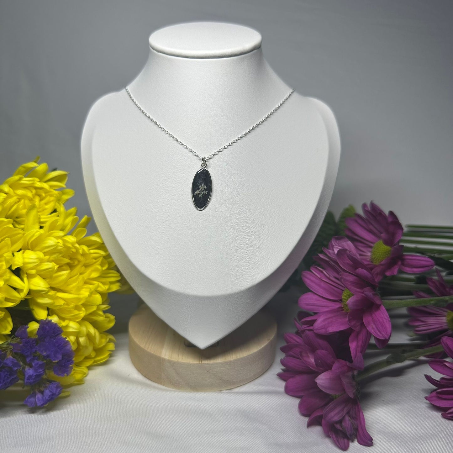 Cow Parsley Oval Necklace