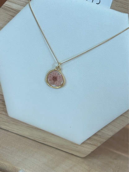 Plum blossom organic circle gold necklace