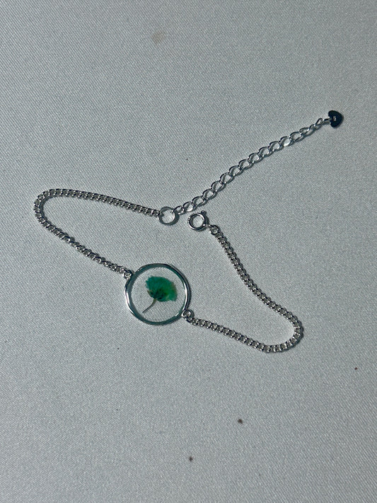 Green Gypsophila Circle Bracelet