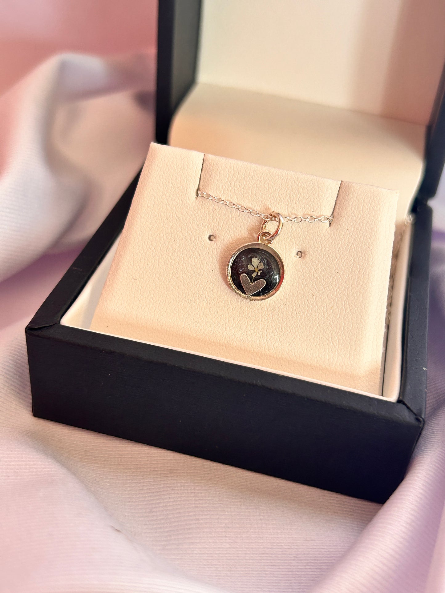 Black Cow Parsley Heart in Circle Necklace