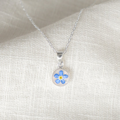 Forget Me Not Dainty Circle Necklace