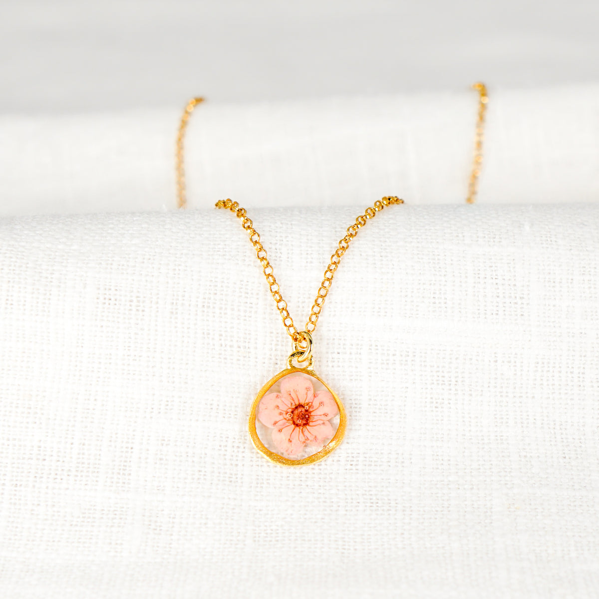 Plum Blossom Dainty Circle Gold Vermeil Necklace