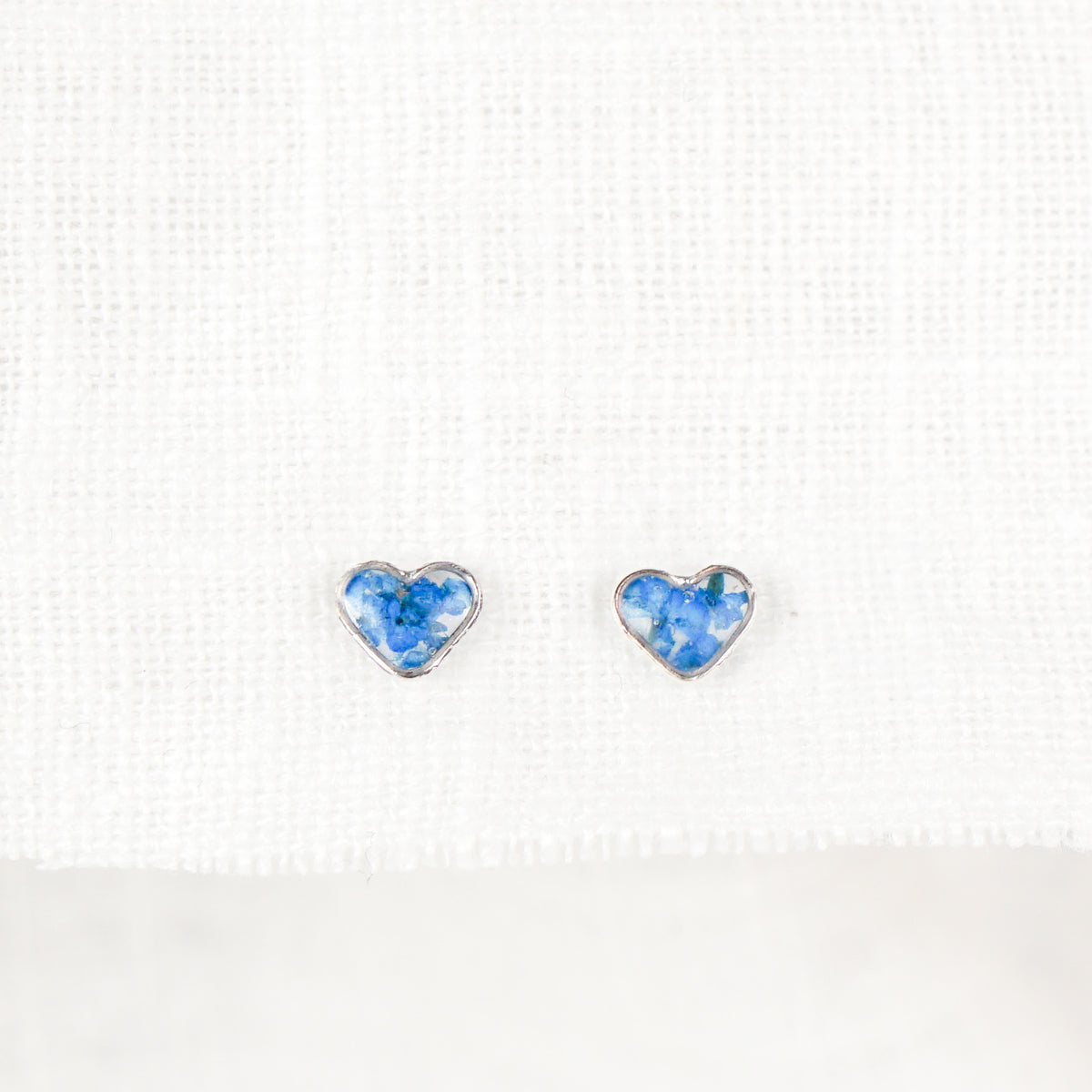Cow Parsley Dainty Heart Studs - Shade Sapphire