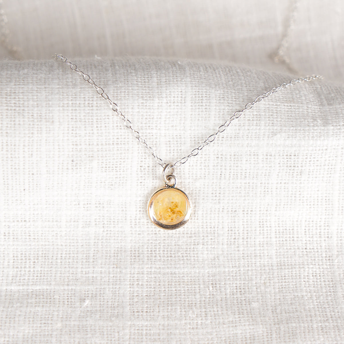 Crushed Narcissus Eternal Necklace December Birth Flower