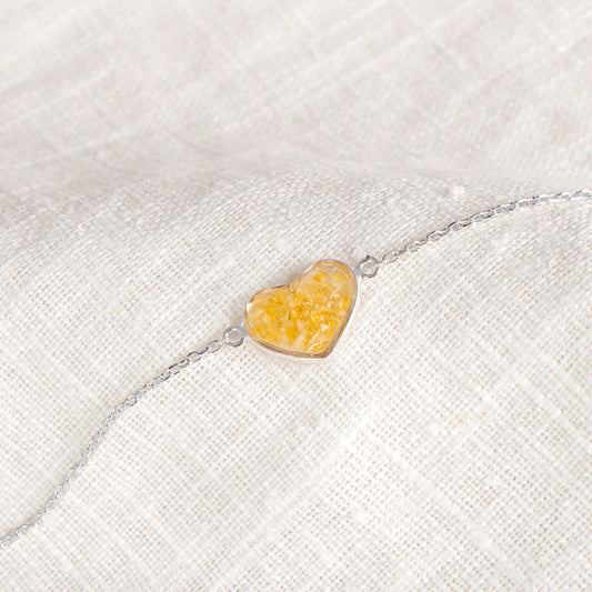 Crushed Narcissus Heart Bracelet - December Birth Flower