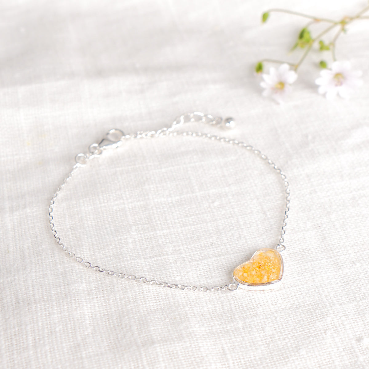 Crushed Narcissus Heart Bracelet - December Birth Flower