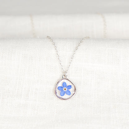 Forget me not organic circle necklace